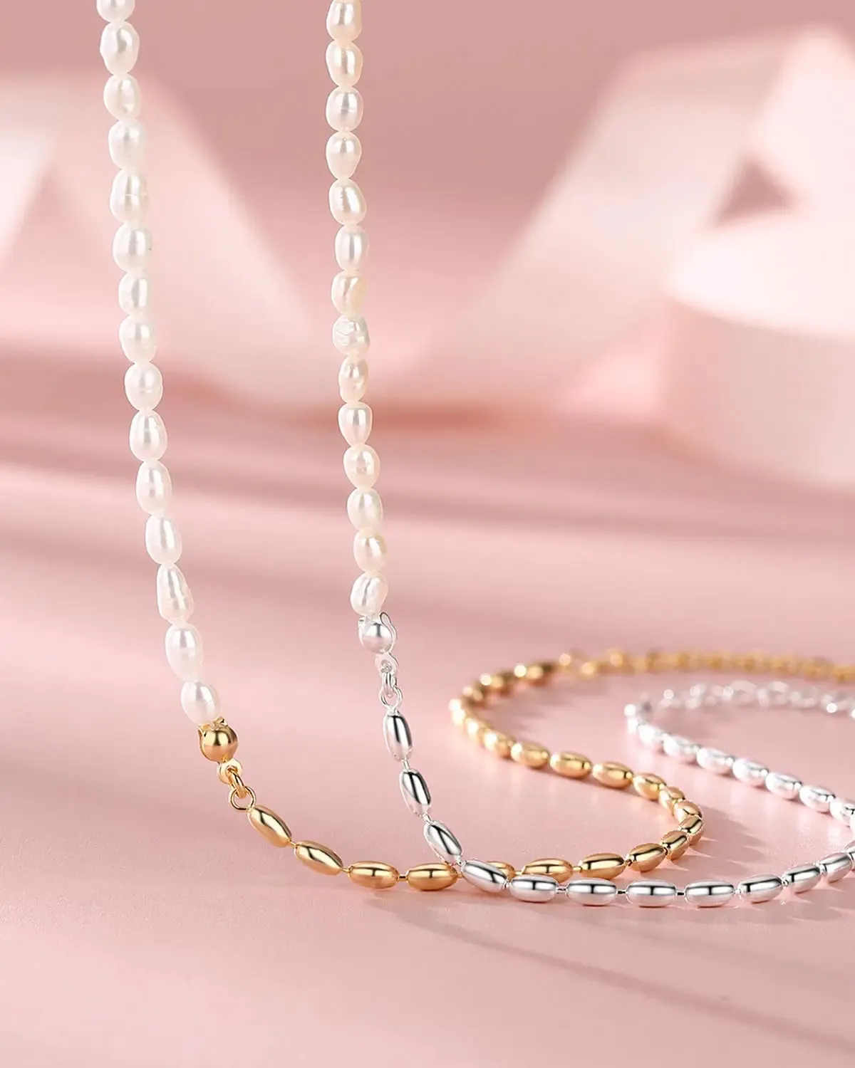 Dazzling Arc Pearl Collar Chain