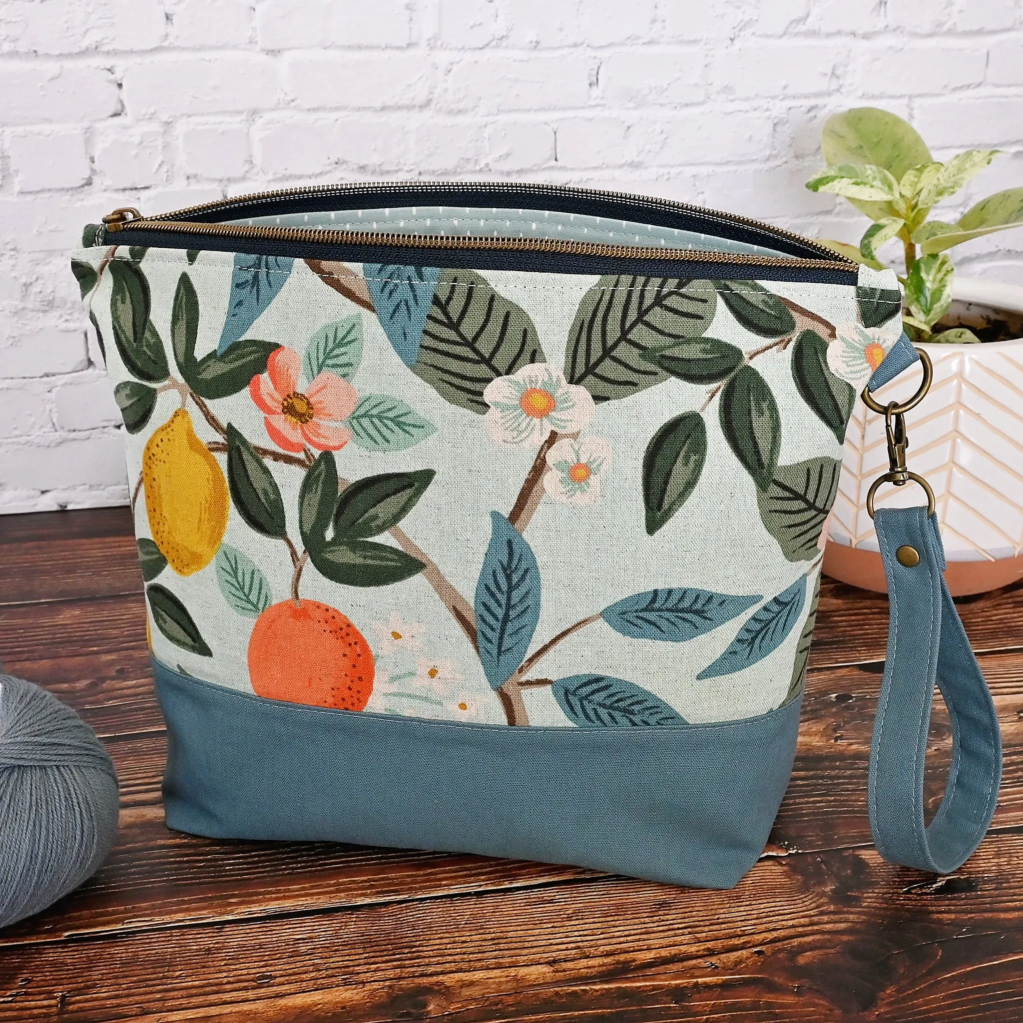 Medium Sized Project Bag in Canvas and Linen