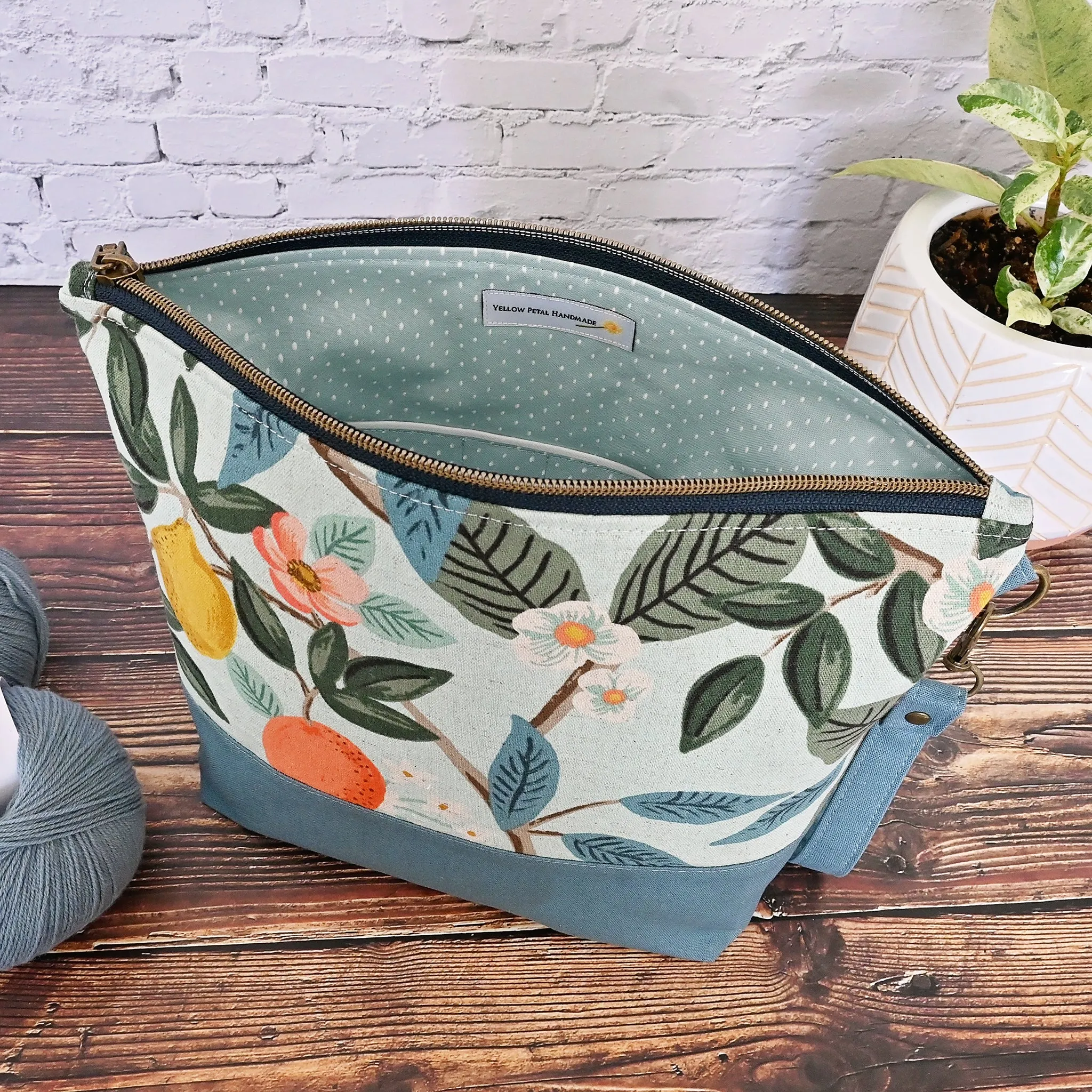 Medium Sized Project Bag in Canvas and Linen