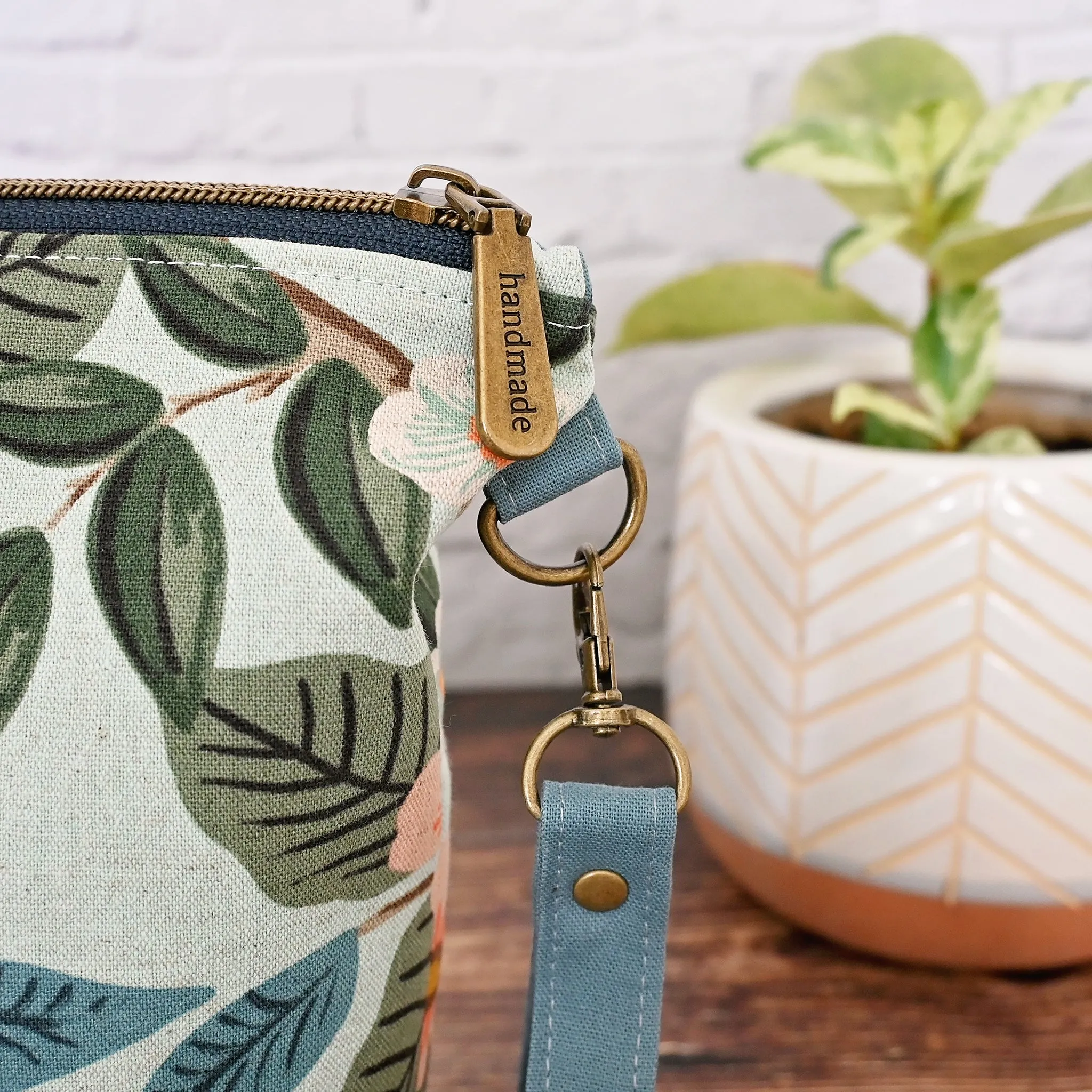 Medium Sized Project Bag in Canvas and Linen
