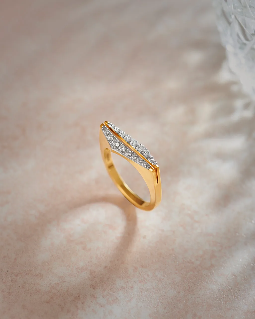 Pyramid Diamond Band